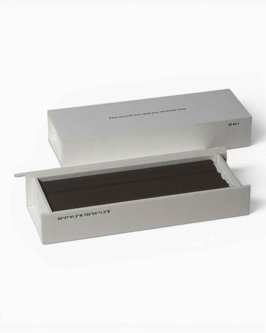 IYÉ IYÉ incense No.002 Birth Sandalwood
