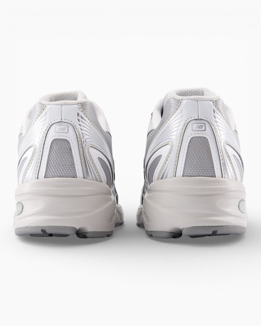 New Balance 740 Sneaker