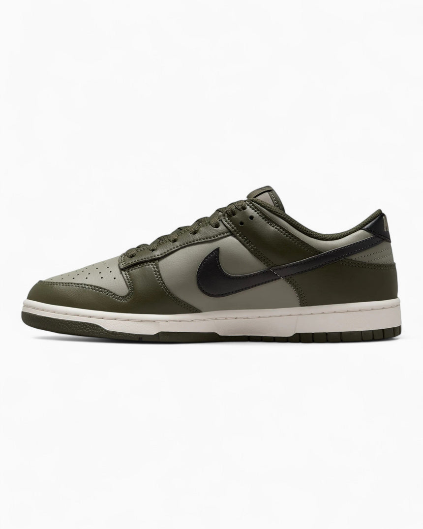 Nike Dunk Low Retro Sneaker