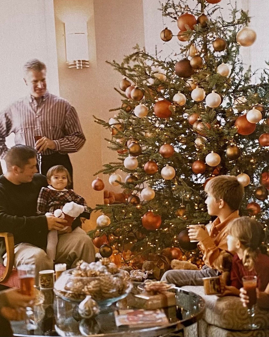 Pestil Books for vitruta America Entertains: A Year of Imaginative Parties