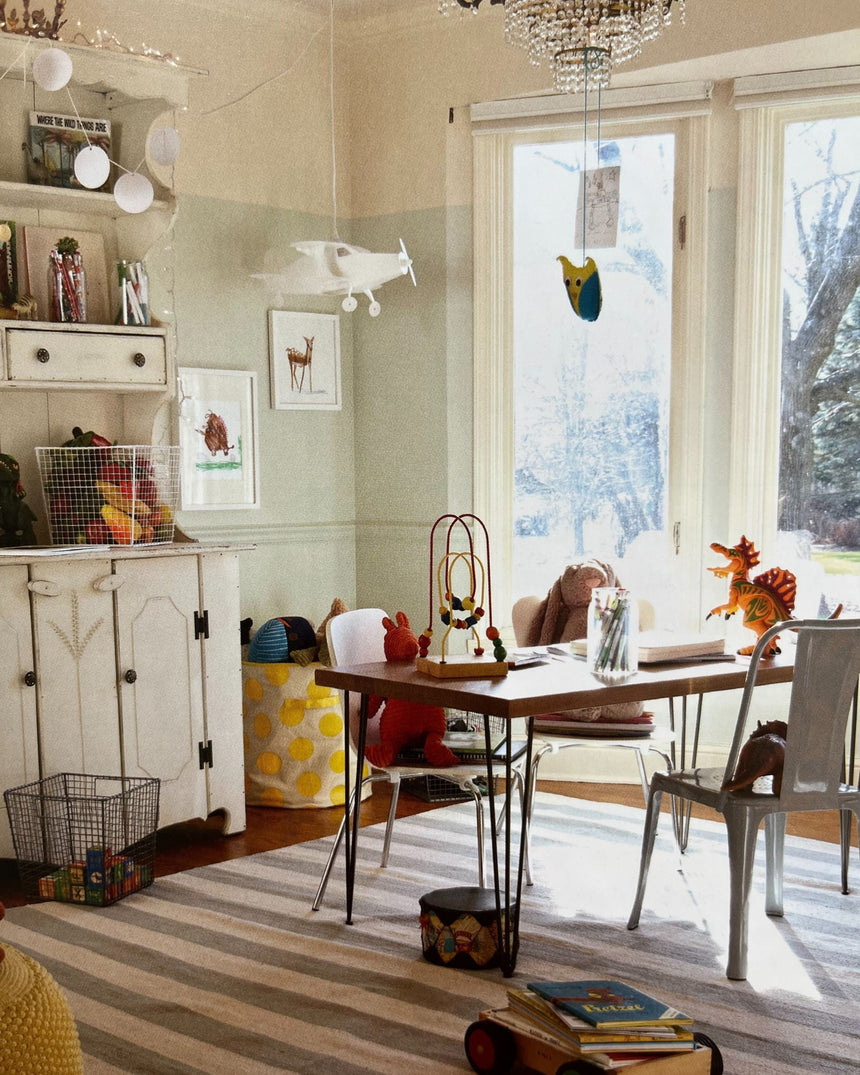 Pestil Books for vitruta Design Mom