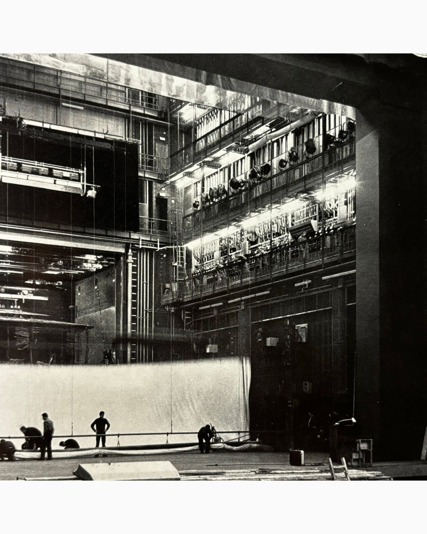 Pestil Books for vitruta Festliche Oper