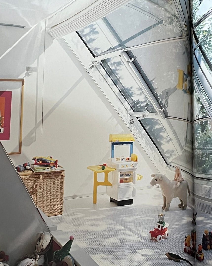 Pestil Books for vitruta Hauer-King House Systems