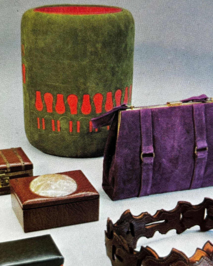 Pestil Books for vitruta Leatherwork