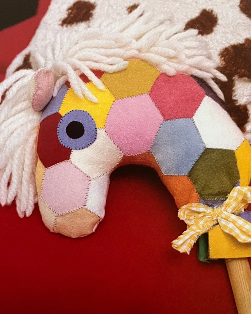 Pestil Books for vitruta Toys to Sew: 25 Cuddly Projects to Love