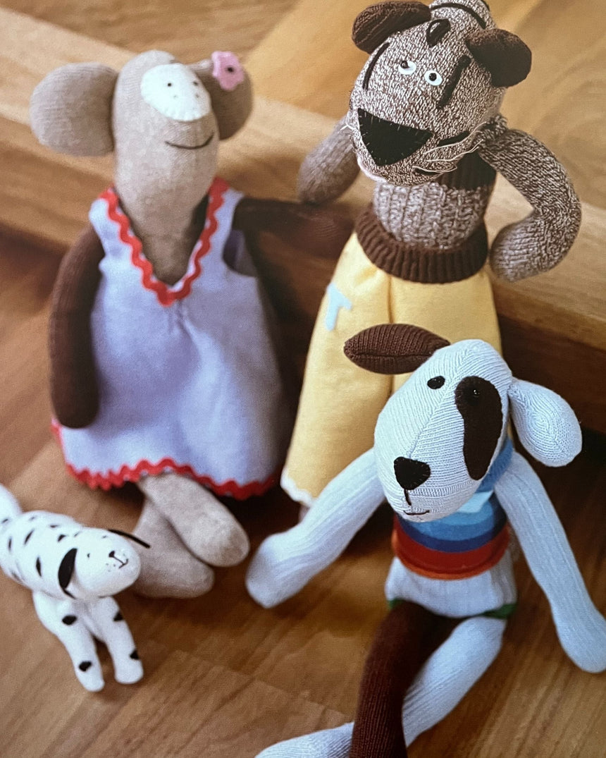 Pestil Books for vitruta Toys to Sew: 25 Cuddly Projects to Love
