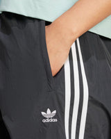 adidas Originals Adicolor 3-Stripes Woven Parachute Kadın Pantolon