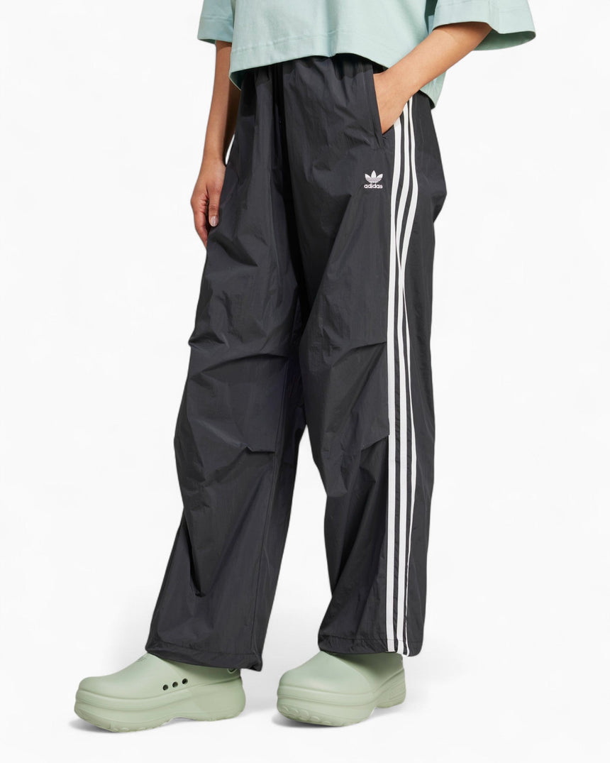 adidas Originals Adicolor 3-Stripes Woven Parachute Kadın Pantolon