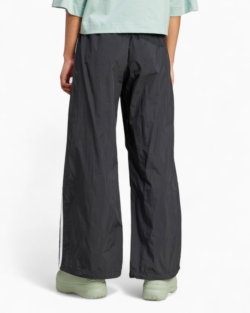 adidas Originals Adicolor 3-Stripes Woven Parachute Kadın Pantolon