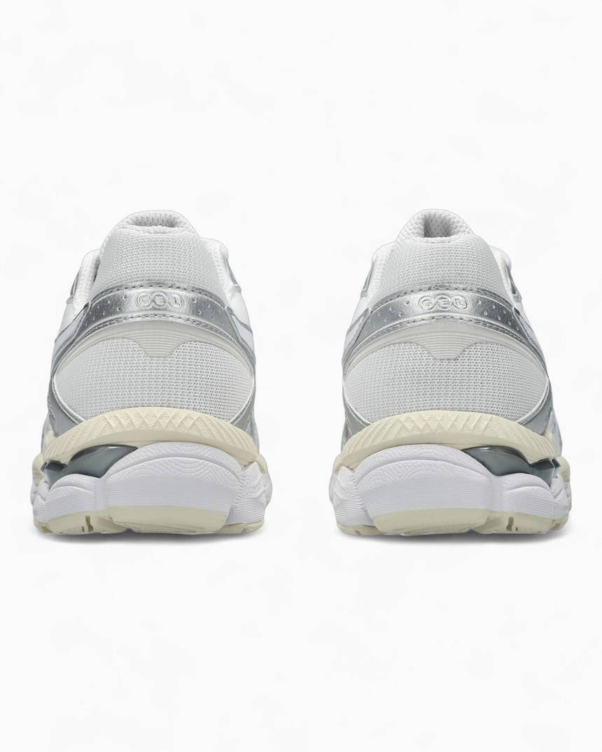 Asics GEL-Cumulus 16 Kadın Sneaker