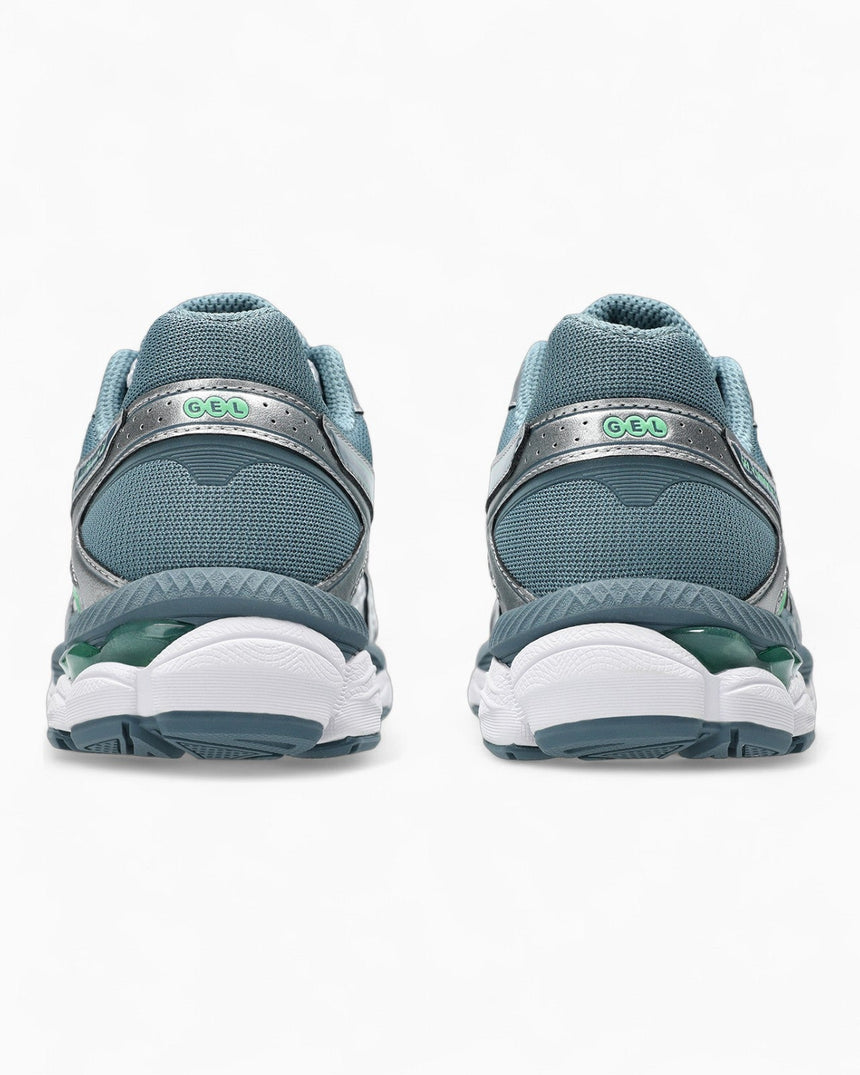 Asics GEL-Cumulus 16 Kadın Sneaker