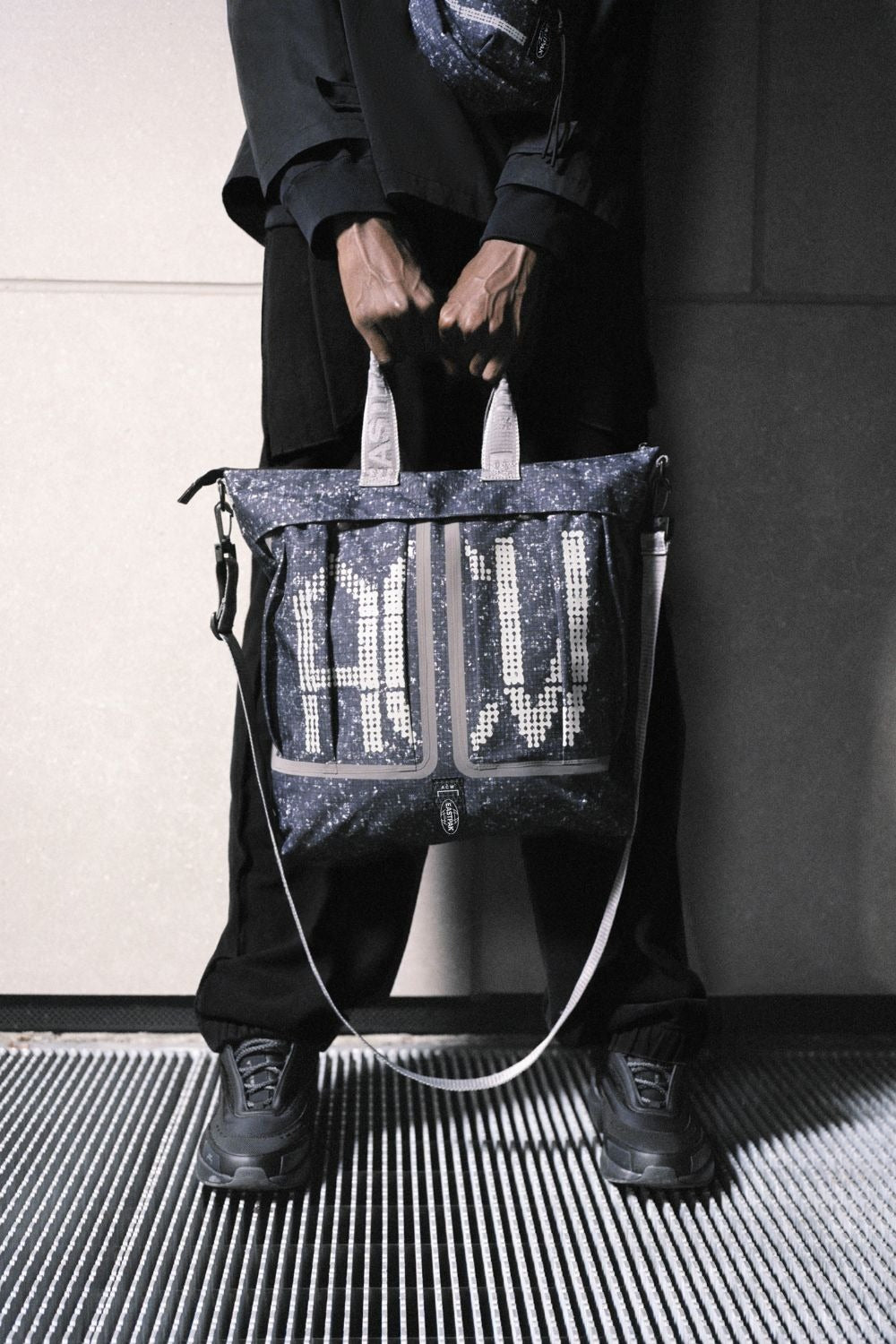 ★韓国の人気★A-COLD-WALL X EASTPAK PRINT TOTE BAG★関税込★ ☆韓国の人気☆A-COLD-WALL X EASTPAK PRINT TOTE BAG☆関税込
