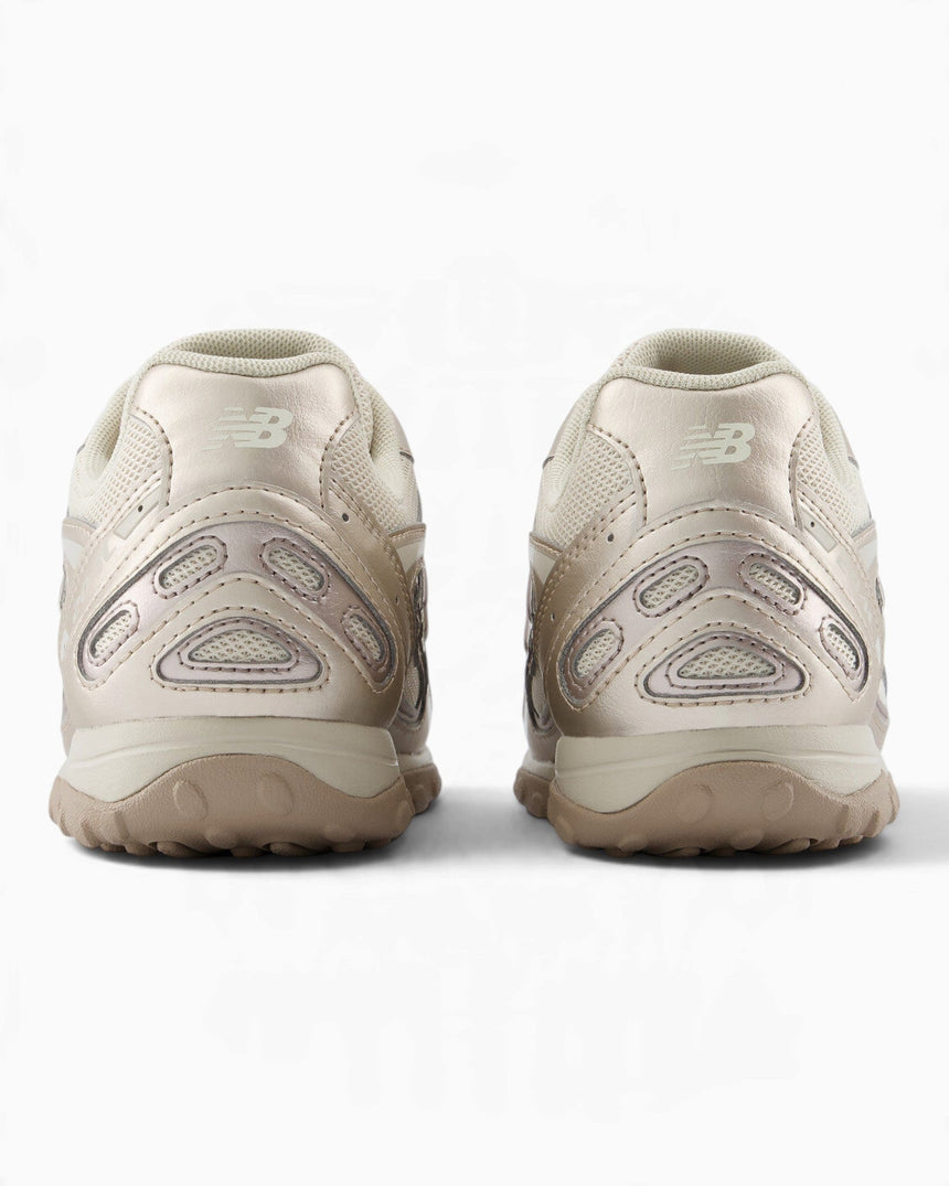 New Balance 204 Kadın Sneaker