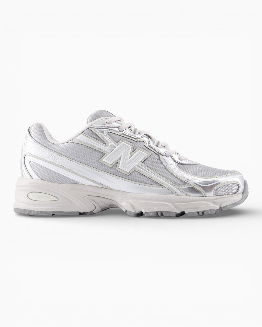 New Balance 740 Sneaker Metallic Silver