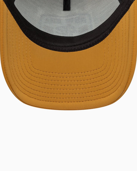New Era Graphic Patch Trucker 9FORTY Şapka Beige