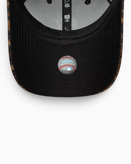New Era NY Yankees W MLB Cosy Leopard 9FORTY Şapka Brown