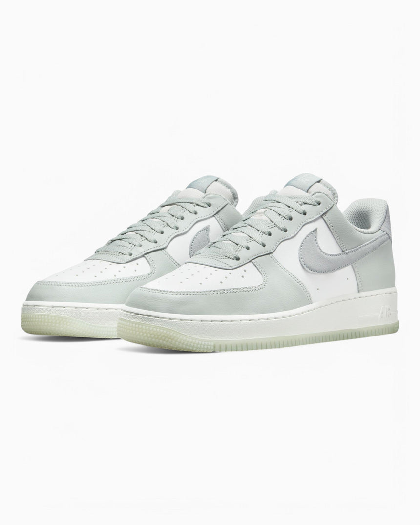 Nike Air Force 1 '07 LV8 Erkek Sneaker
