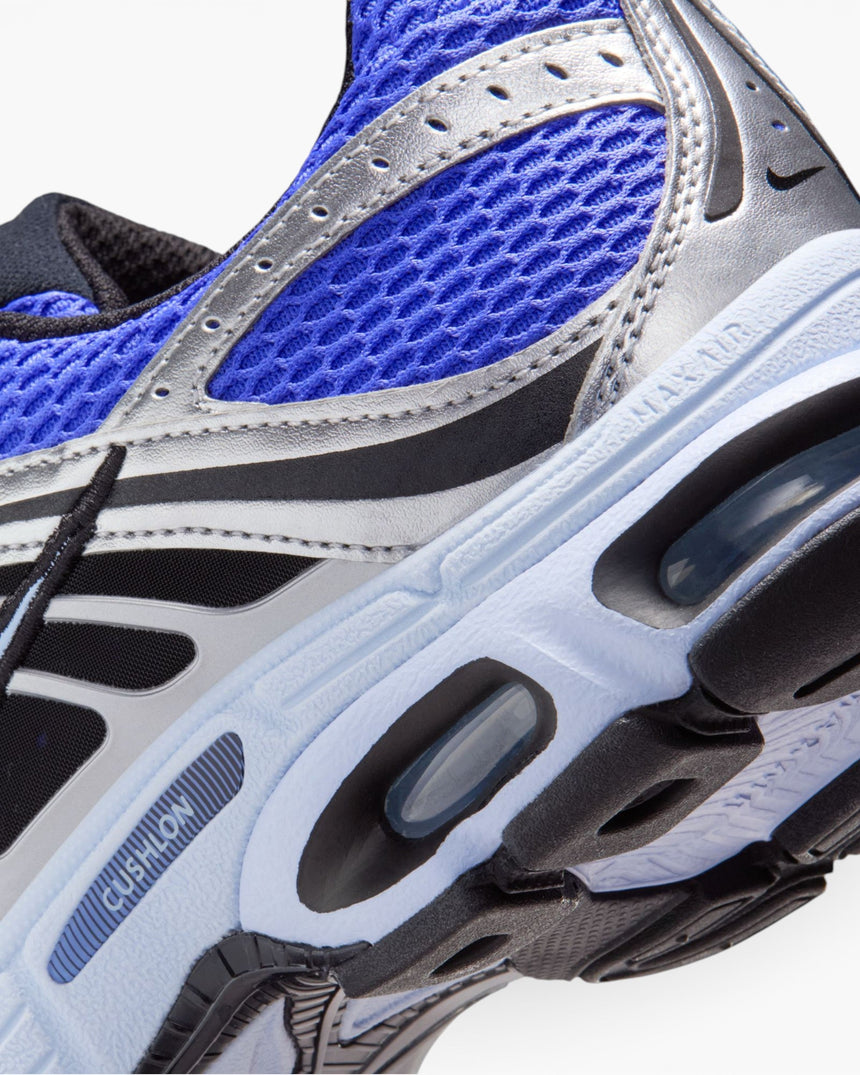 Nike Air Max Moto 2K Kadın Sneaker