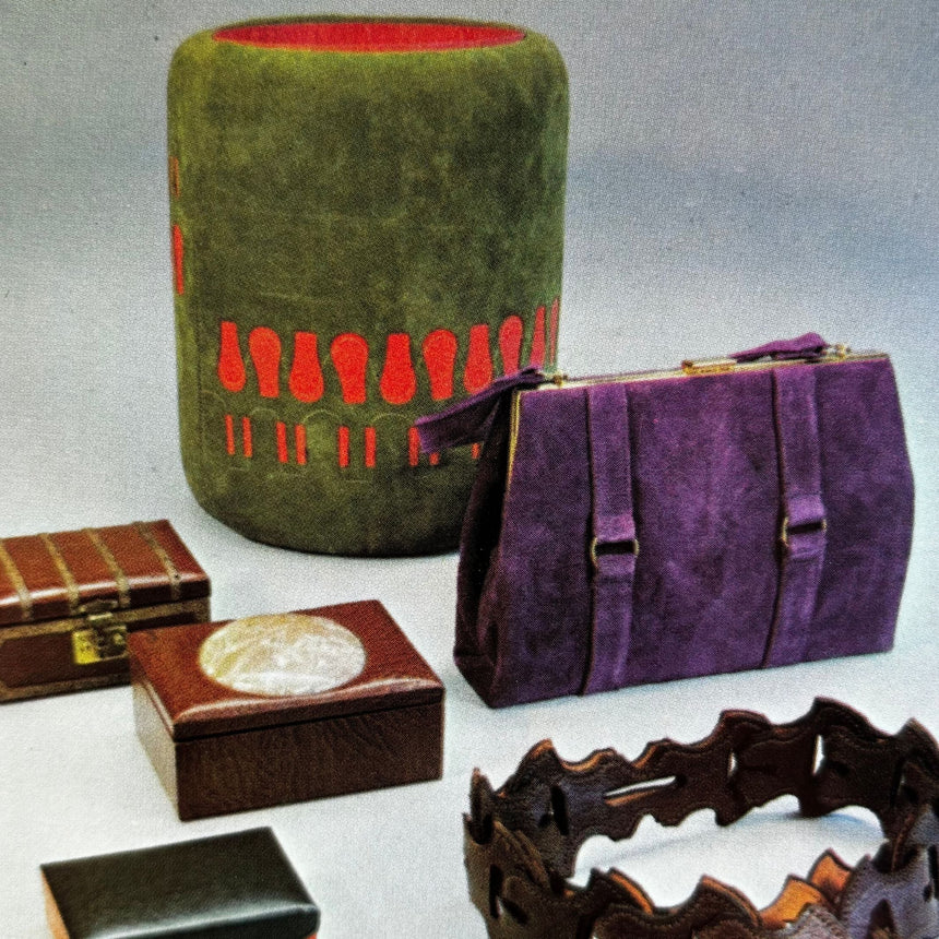 Pestil Books for vitruta Leatherwork