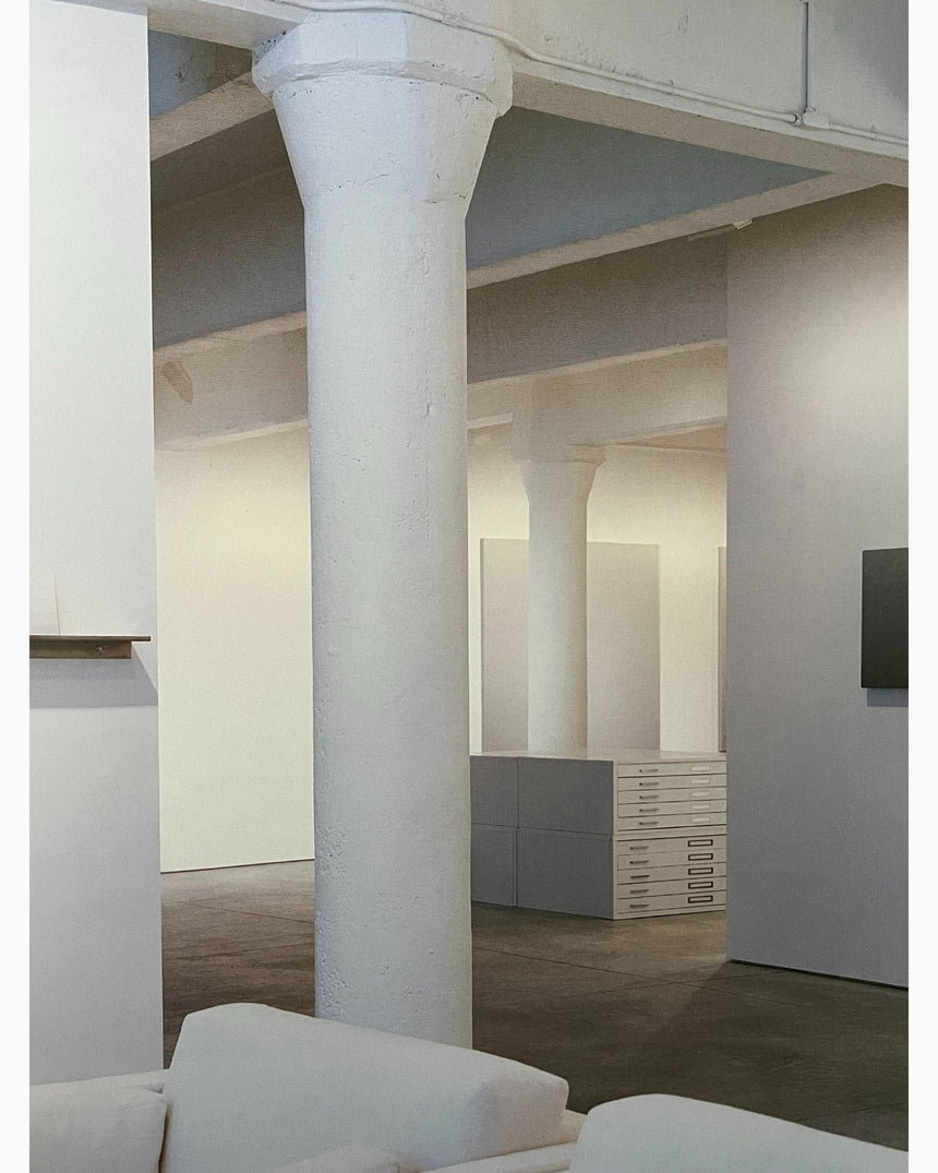 Pestil Books for vitruta Loft
