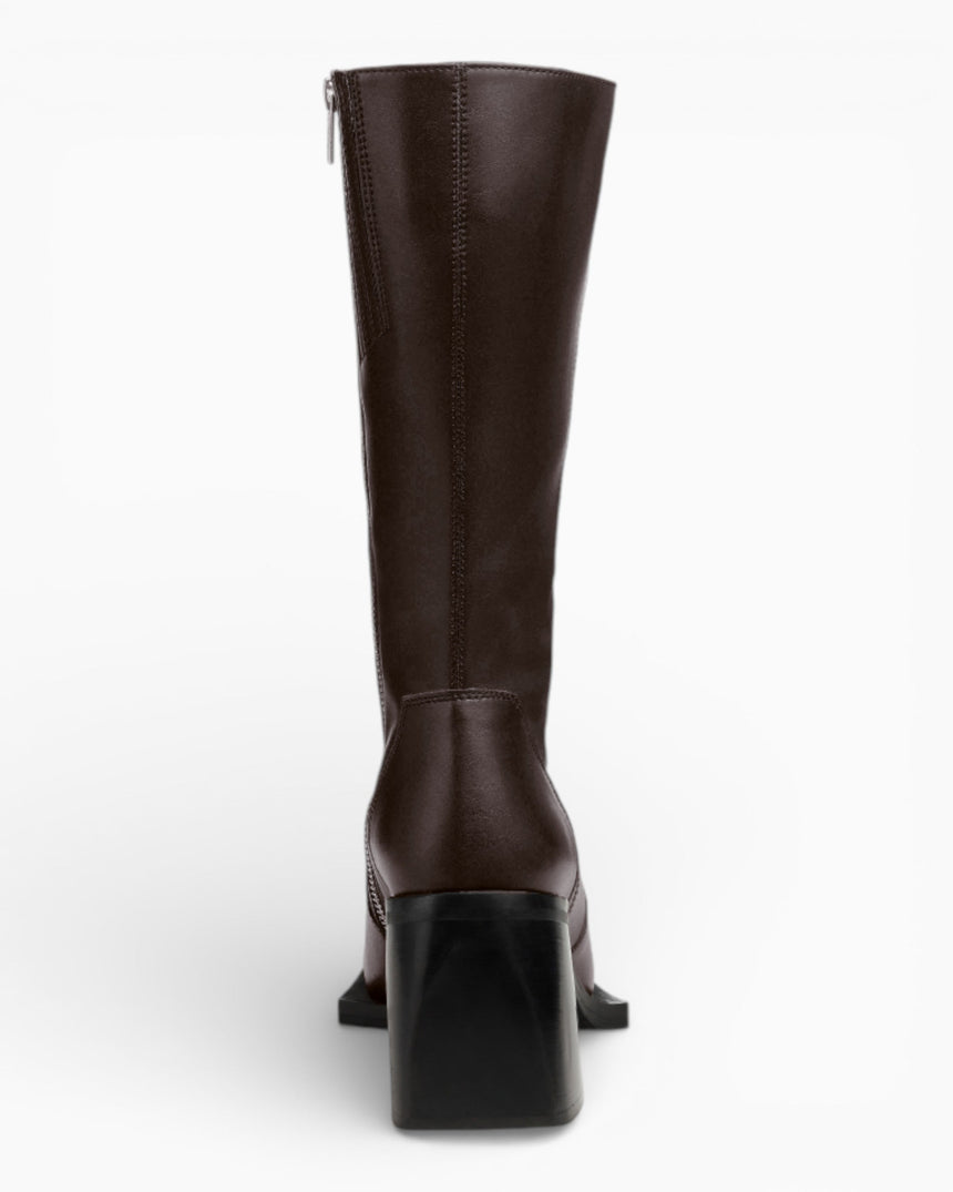 Prev KAREL X Kadın Bot