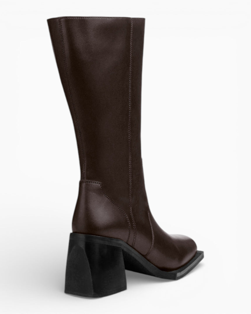 Prev KAREL X Kadın Bot