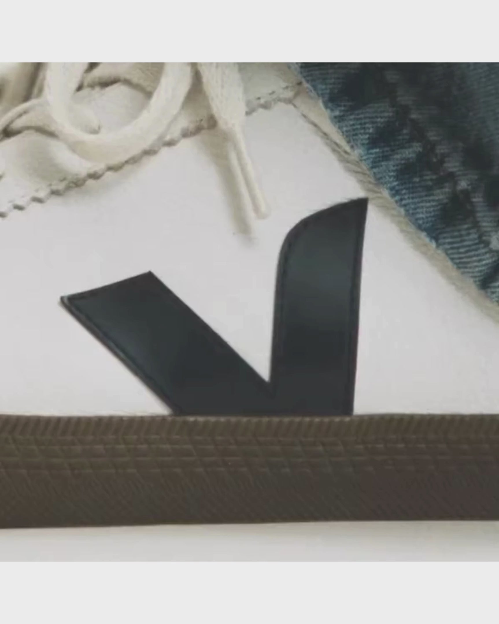 VEJA Volley Organic Traced Leather Erkek Sneaker