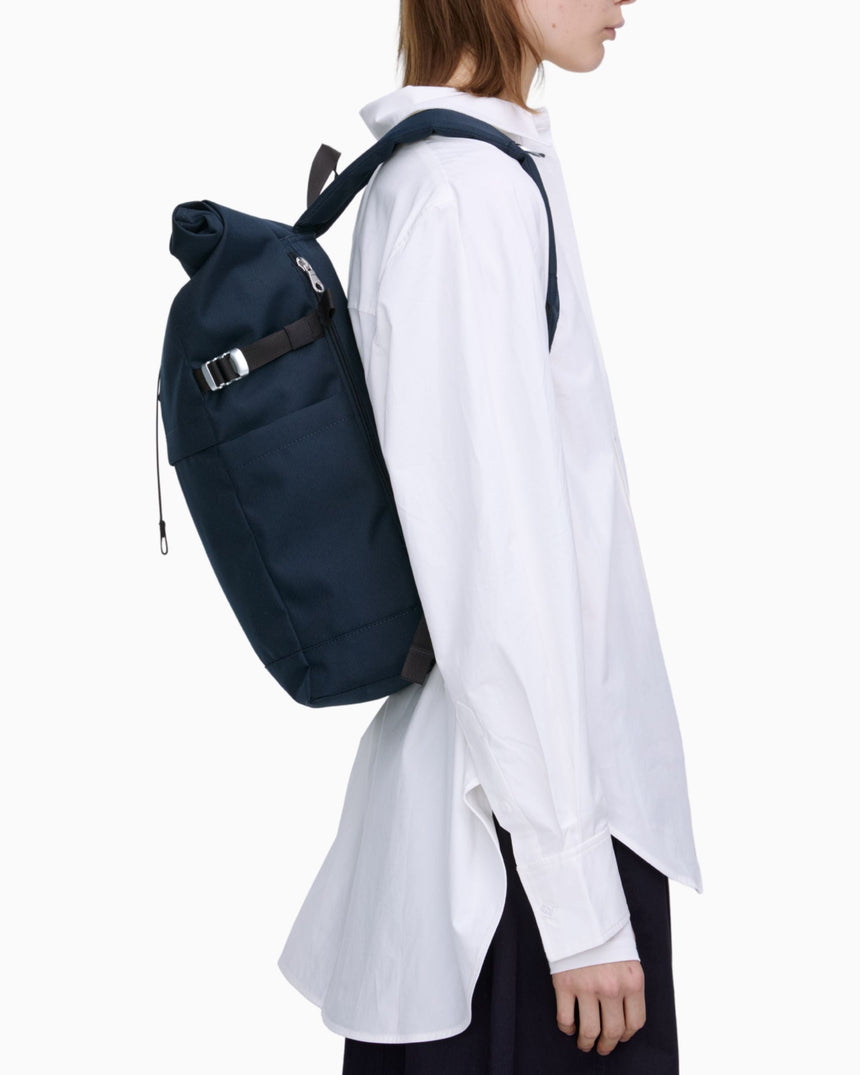 Sandqvist Icon Rolltop Sırt Çantası M Navy with black leather