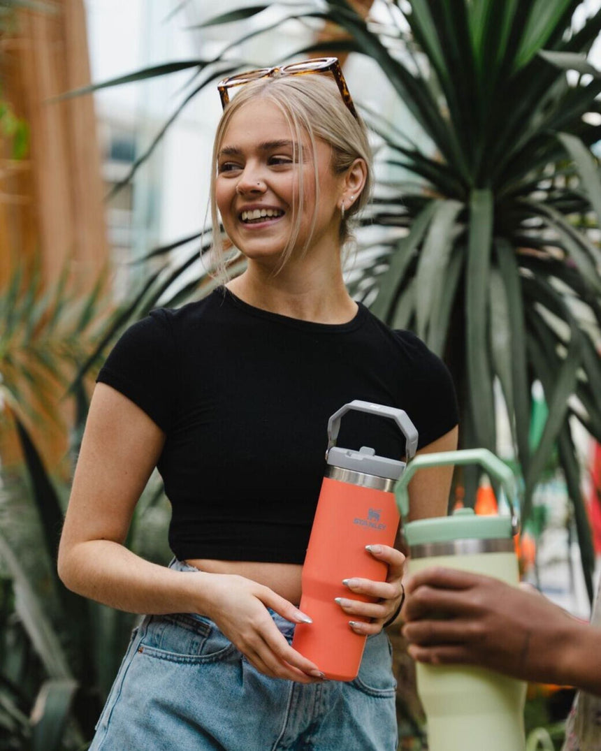 The IceFlow Flip Straw Tumbler 0,89 Lt