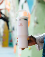 The IceFlow Flip Straw Tumbler 0,89 Lt