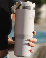 The IceFlow Flip Straw Tumbler 0,89 Lt