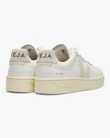 VEJA V-90 Leather Kadın Sneaker